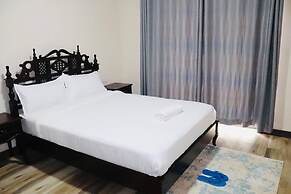 Lux Suites Silverstone  Apartments