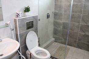 Lux Suites Silverstone  Apartments