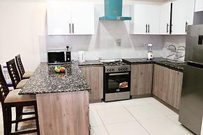 Lux Suites Silverstone  Apartments