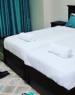 Lux Suites Silverstone  Apartments