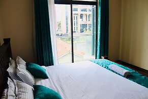 Lux Suites Silverstone  Apartments
