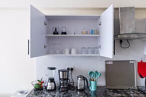 Lux Suites Silverstone  Apartments