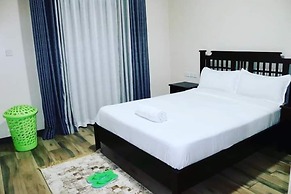 Lux Suites Silverstone  Apartments