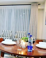 Lux Suites Silverstone  Apartments