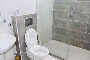 Lux Suites Silverstone  Apartments