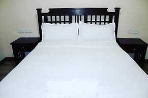 Lux Suites Silverstone  Apartments