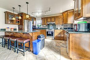 Crescent City Home w/ Hot Tub: Half-block to Beach