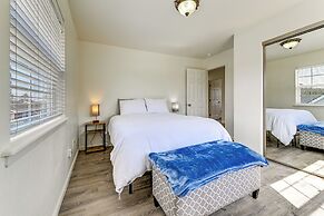 Crescent City Home w/ Hot Tub: Half-block to Beach