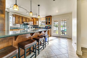 Crescent City Home w/ Hot Tub: Half-block to Beach