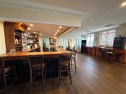 Captain Howey Hotel