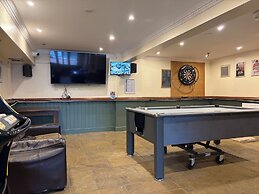 Captain Howey Hotel