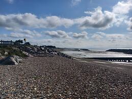 Remarkable Seaside Apartment - Sleeps 4