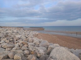 Remarkable Seaside Apartment - Sleeps 4