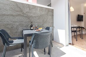 The Jolie Apartments