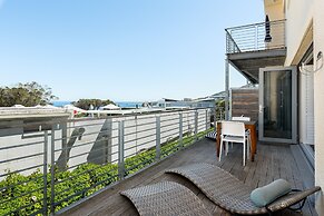 Caprice Court 6