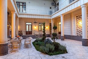 Osiyo Plaza Hotel