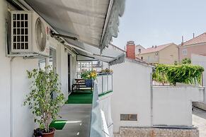 Spacious apartment Zvone with 3 balconies and parking