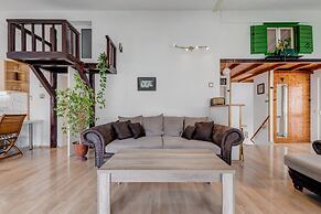 Spacious apartment Zvone with 3 balconies and parking