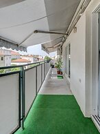 Spacious apartment Zvone with 3 balconies and parking