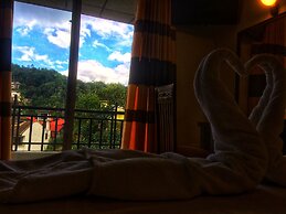 Empire Valley Hotel