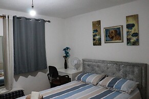 Comfortable 2-bed House in London Zone 2