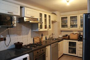 Comfortable 2-bed House in London Zone 2