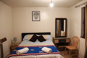 Comfortable 2-bed House in London Zone 2