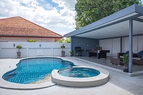 6 Bedroom Tropical Pool Villa - V6