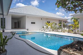 6 Bedroom Tropical Pool Villa - V6