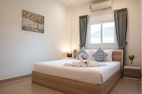 6 Bedroom Tropical Pool Villa - V6