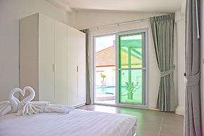 6 Bedroom Tropical Pool Villa - V6