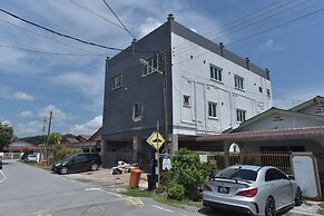 OYO 90889 Narasindo Cottage