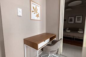 2ndhomes Bright & Spacious 5BR Apartment