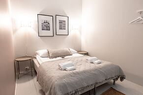 2ndhomes Bright & Spacious 5BR Apartment