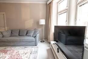 2ndhomes Bright & Spacious 5BR Apartment