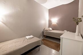 2ndhomes Bright & Spacious 5BR Apartment