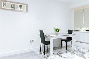 Inviting 1 Bed Apartment in Purley