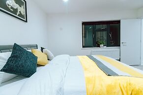 Stunning 1-bed Apartment in Purley