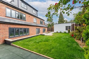 Stunning 1-bed Apartment in Purley