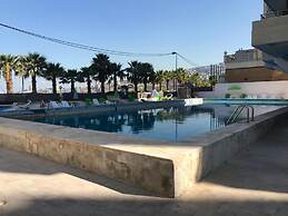 1 Bed Chalet - Sleeps 2 - Pets - Pool - Parking