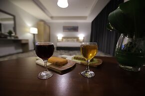 Laten Suites Al Salim Plaza