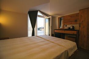 Kaya Hotel SAW