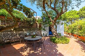 Capri Turquoise by Napoliapartments