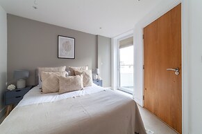 3 Bed Flat by Limehouse Basin