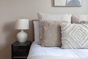 3 Bed Flat by Limehouse Basin