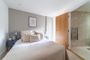 3 Bed Flat by Limehouse Basin