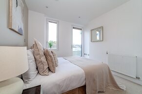 3 Bed Flat by Limehouse Basin
