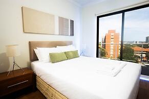 Lovely 2BR Apartment in West Perth With Parking!