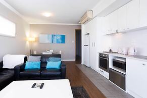 Lovely 2BR Apartment in West Perth With Parking!