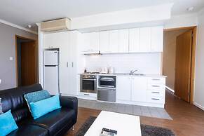 Lovely 2BR Apartment in West Perth With Parking!